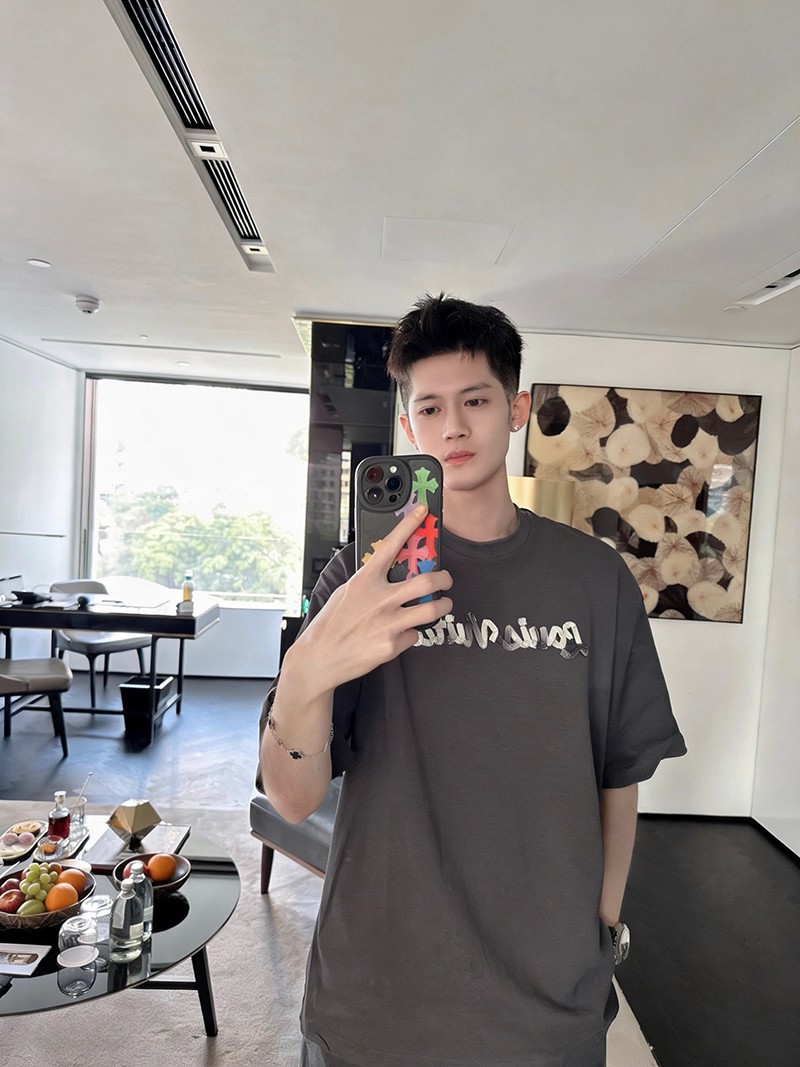 LV T-shirt 013
