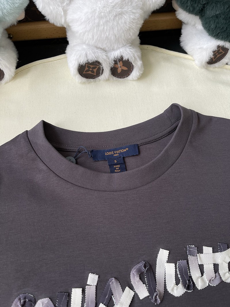 LV T-shirt 013