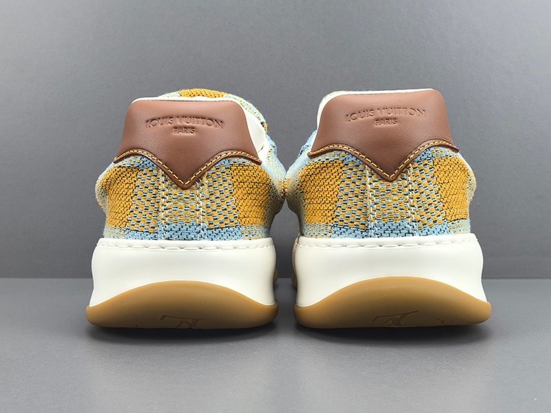 LV Trainer Sneaker 070