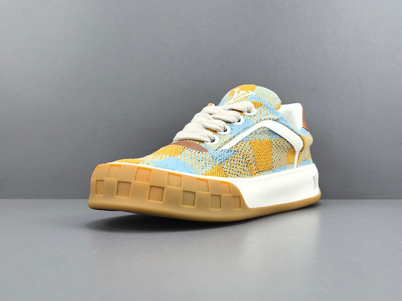 LV Trainer Sneaker 070