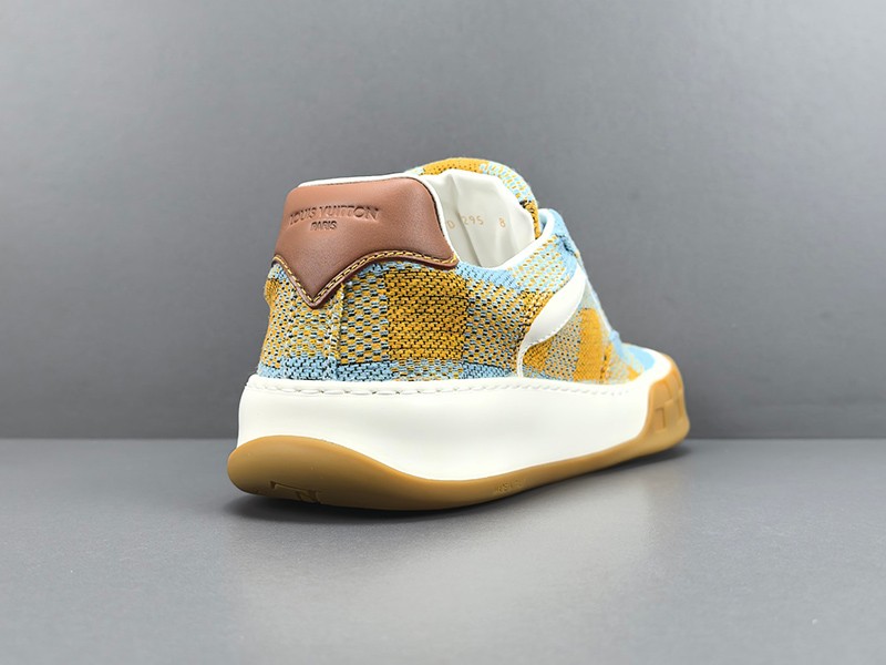 LV Trainer Sneaker 070