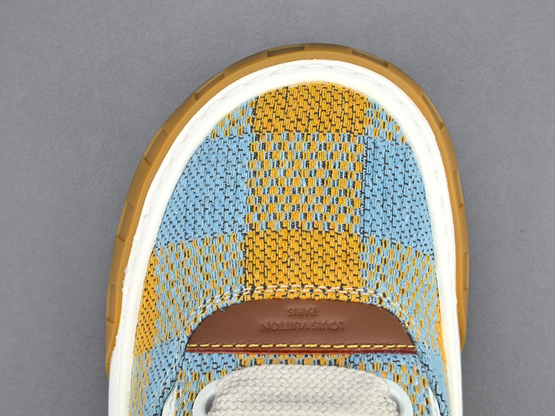 LV Trainer Sneaker 070