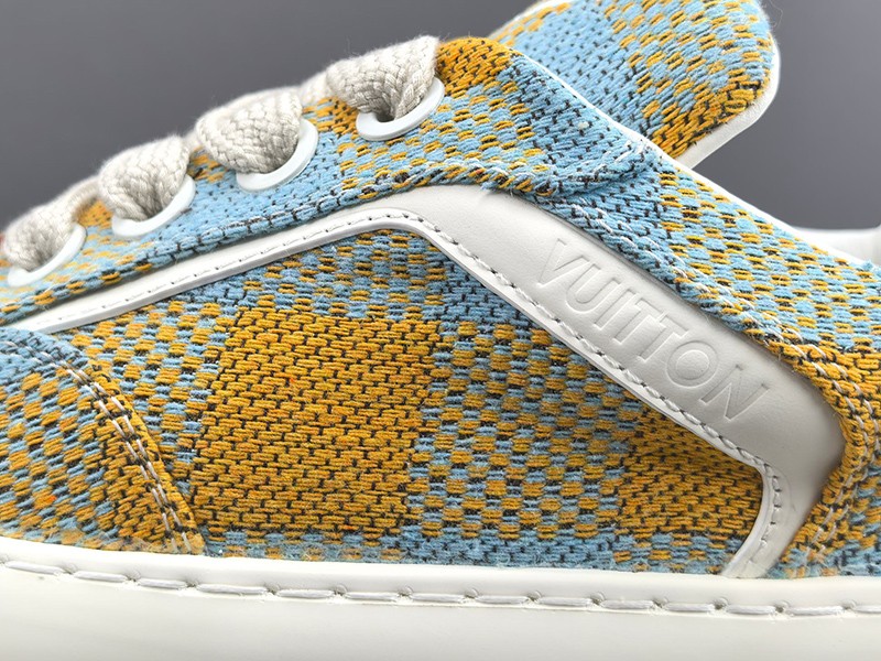 LV Trainer Sneaker 070