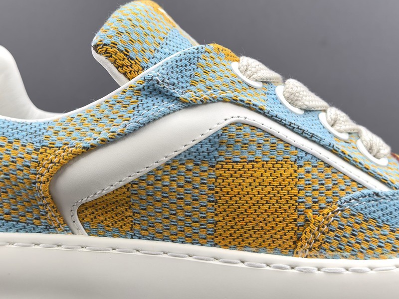 LV Trainer Sneaker 070