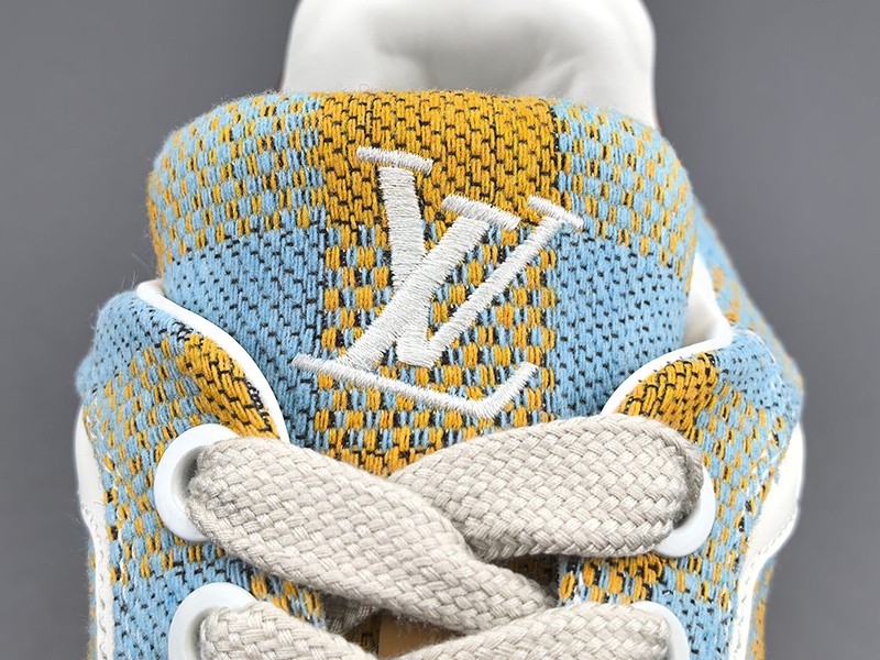 LV Trainer Sneaker 070