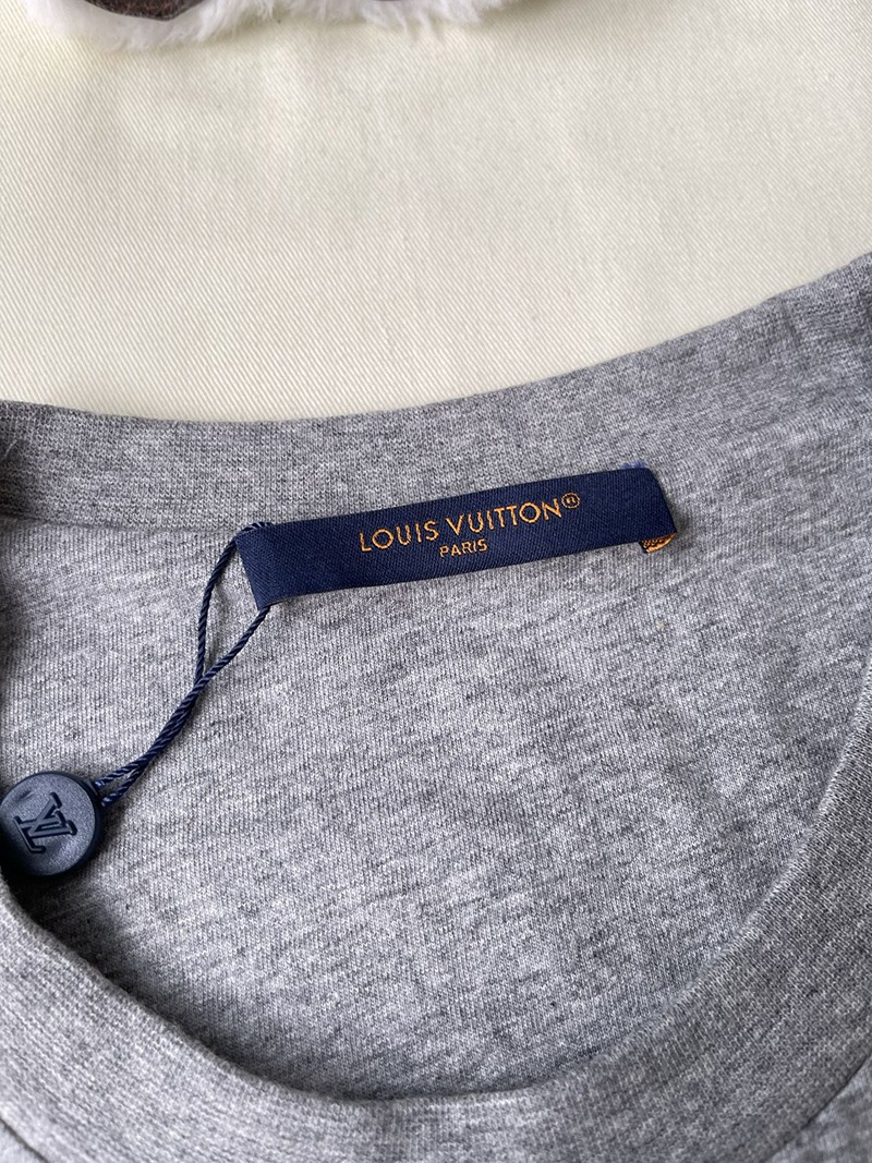 LV T-shirt 015