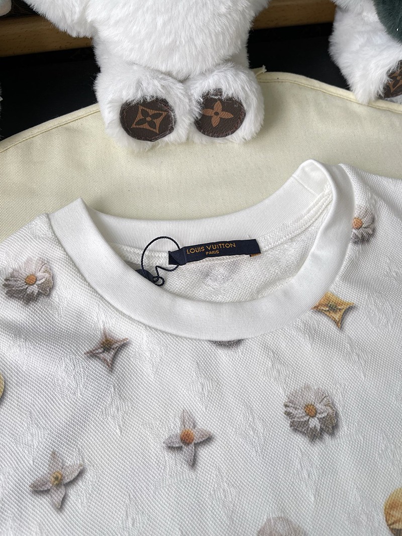 LV T-shirt 017
