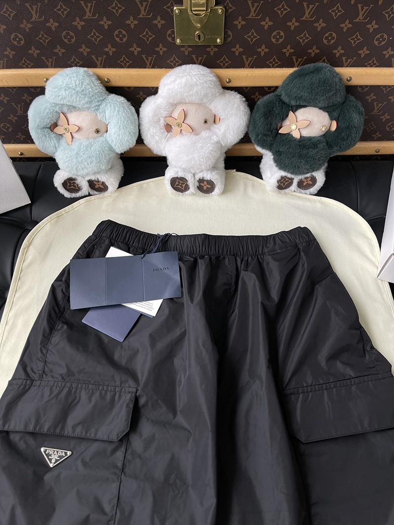 Prada Short 007