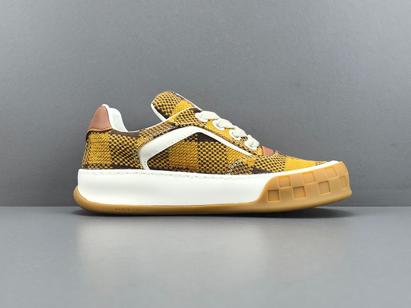 LV Trainer Sneaker 071