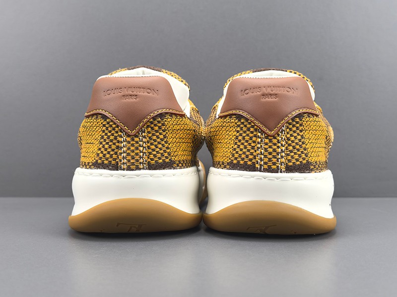 LV Trainer Sneaker 071