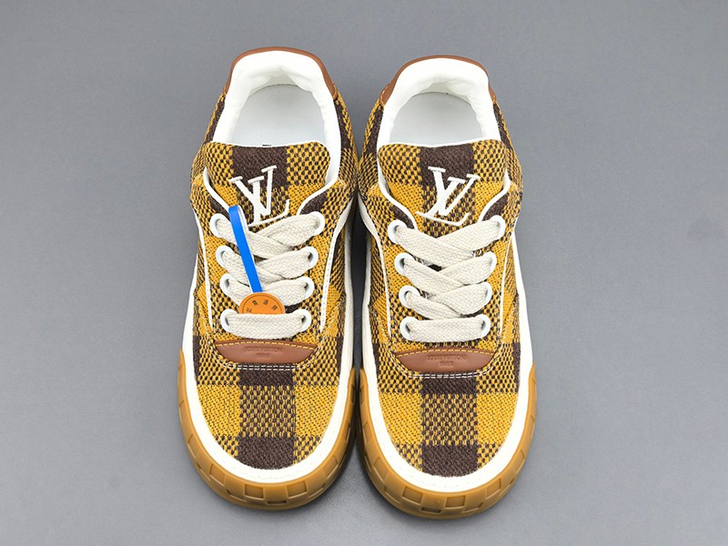 LV Trainer Sneaker 071
