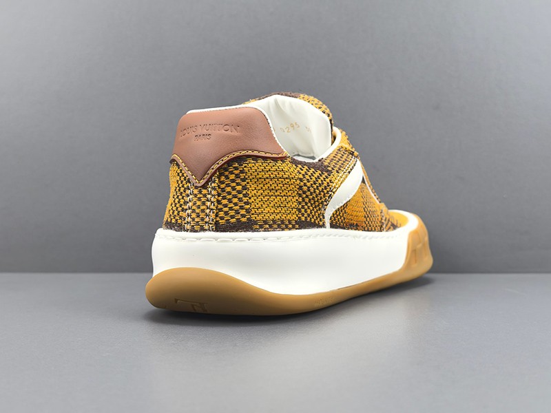 LV Trainer Sneaker 071