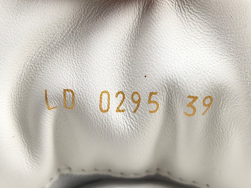 LV Trainer Sneaker 071