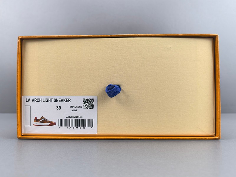 LV Trainer Sneaker 071