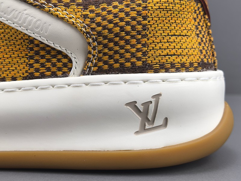 LV Trainer Sneaker 071