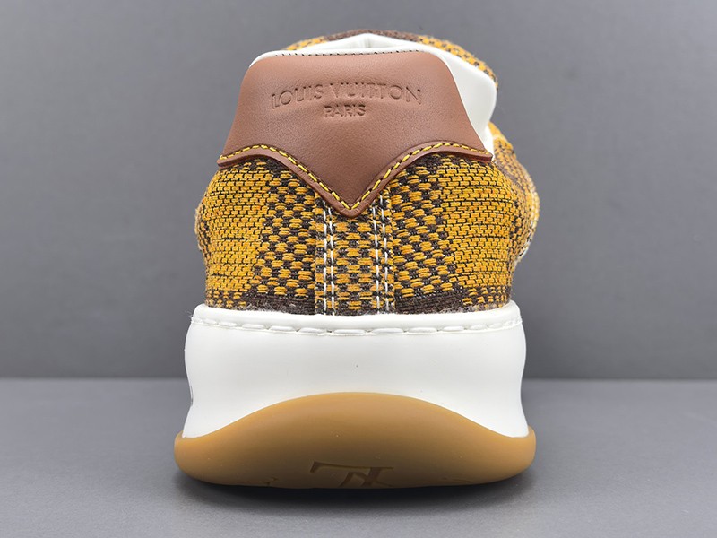 LV Trainer Sneaker 071