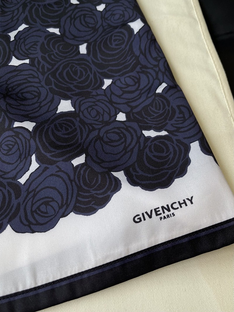 Givenchy Shorts 002
