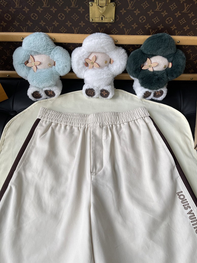 LV Shorts 037