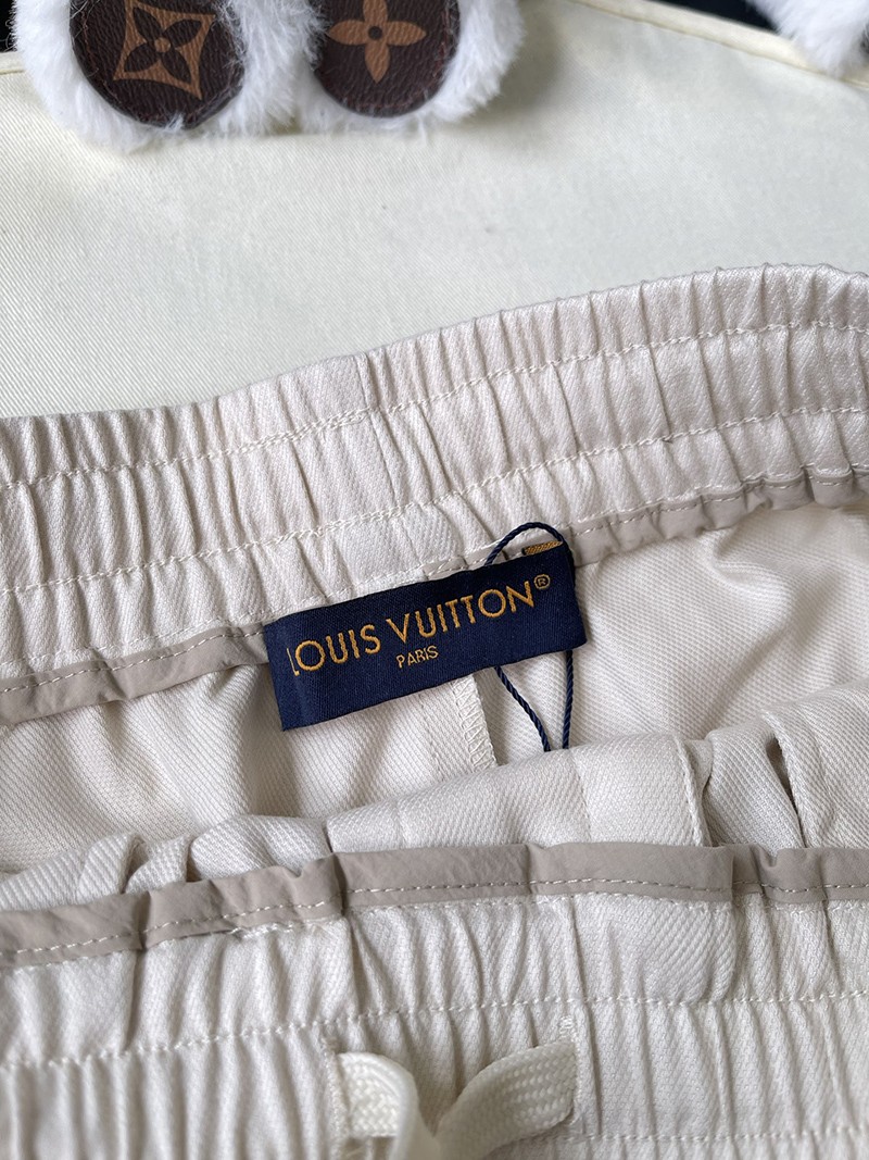 LV Shorts 037