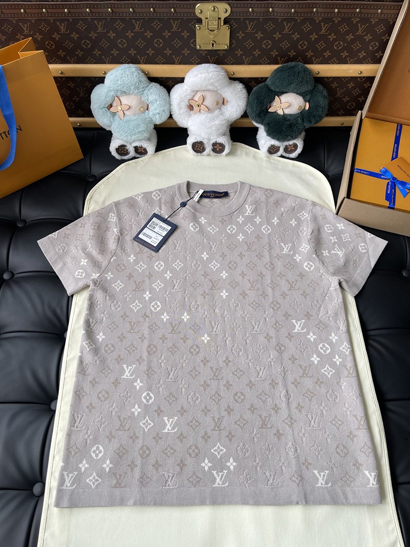 LV T-shirt 040