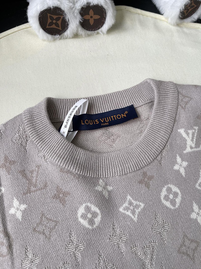 LV T-shirt 040