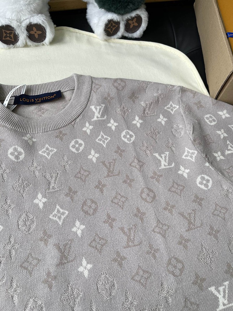 LV T-shirt 040