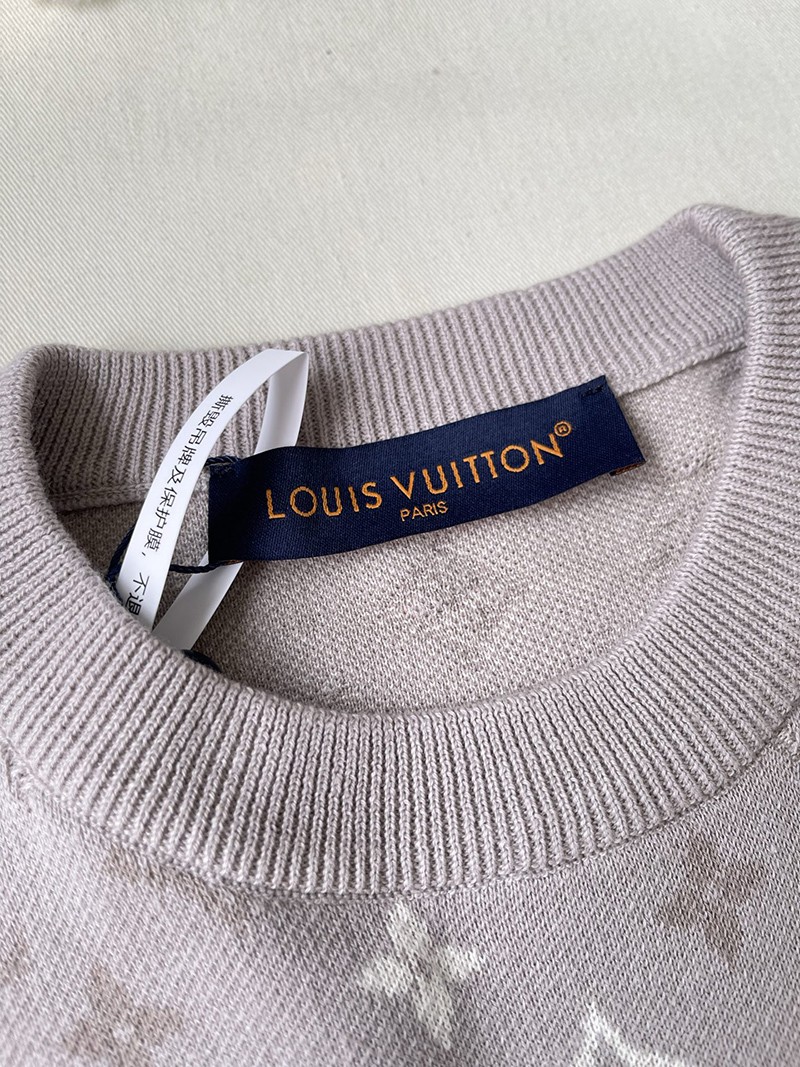 LV T-shirt 040
