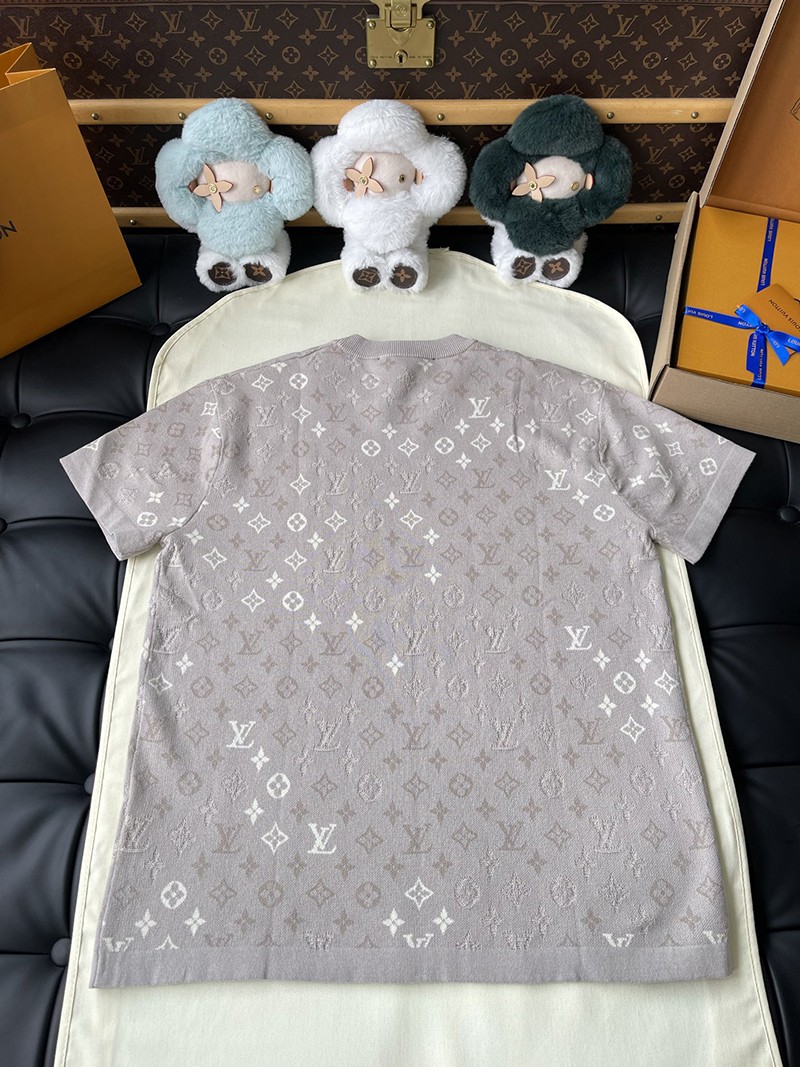 LV T-shirt 040