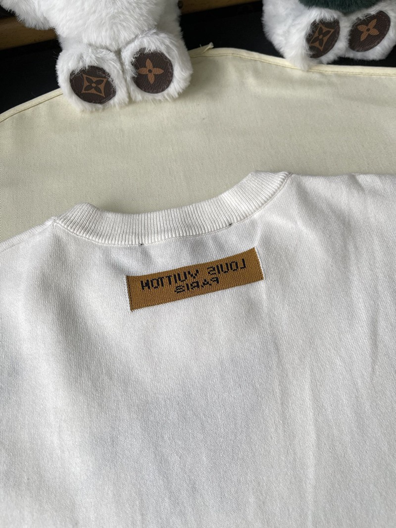 LV T-shirt 044