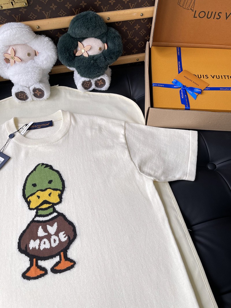 LV T-shirt 045