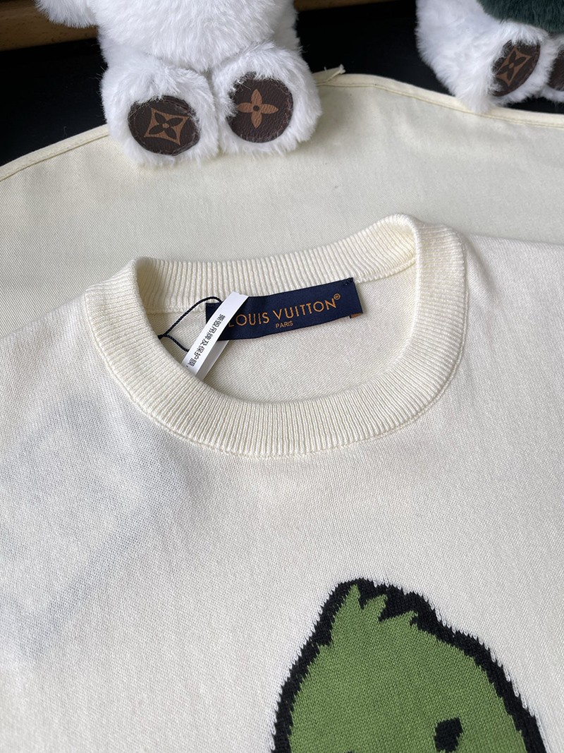 LV T-shirt 045