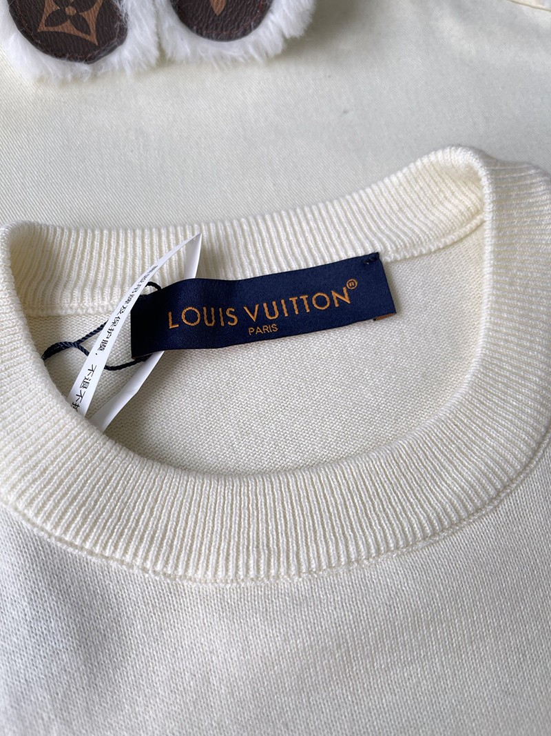 LV T-shirt 045