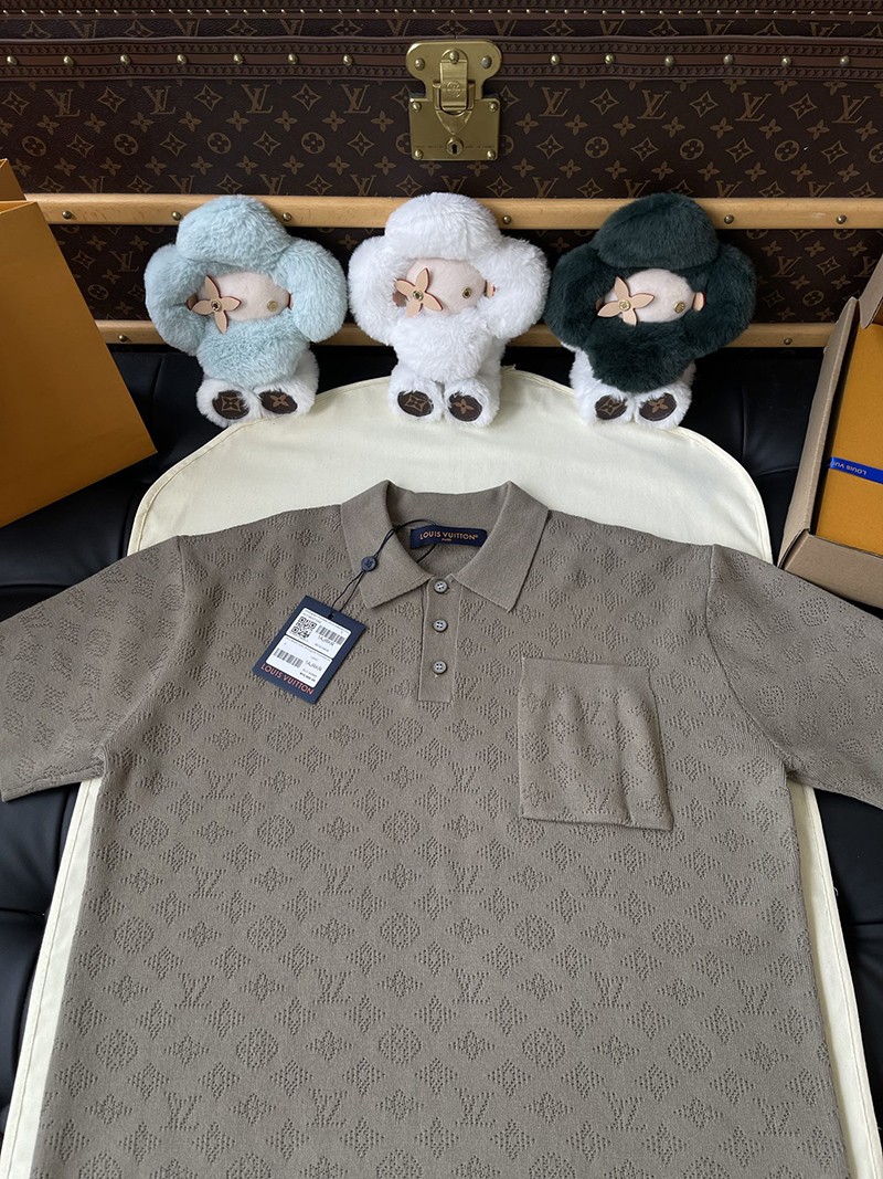 LV T-shirt 047