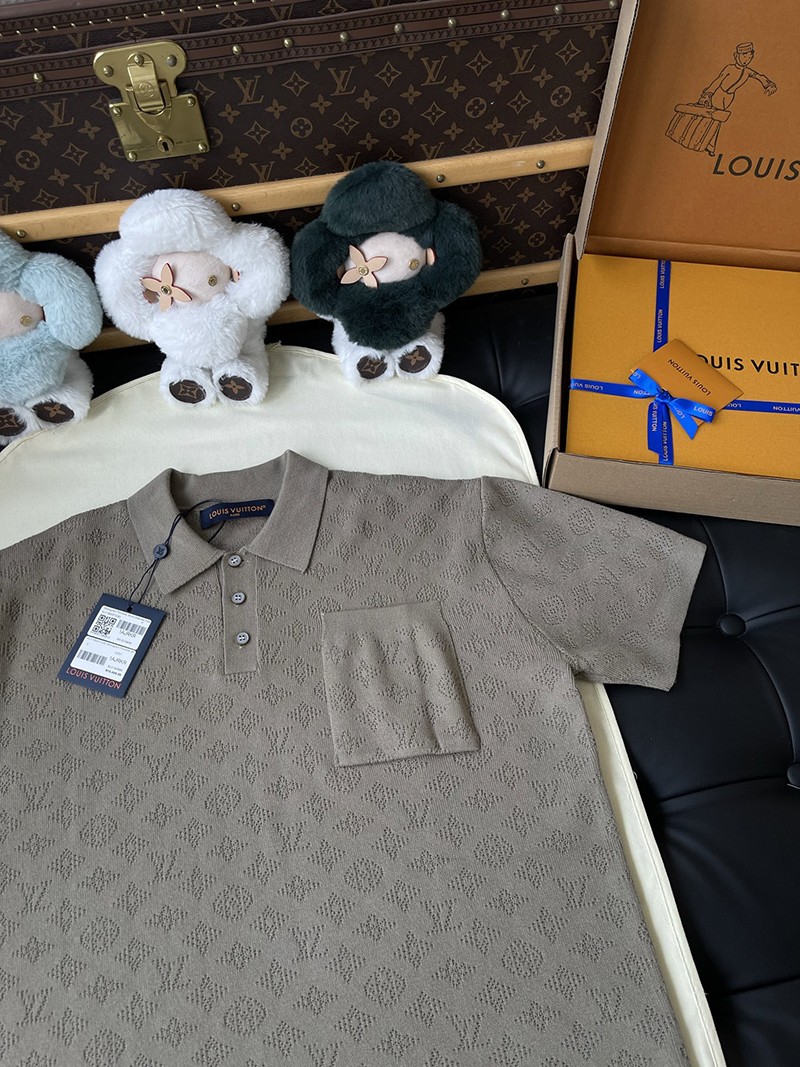 LV T-shirt 047