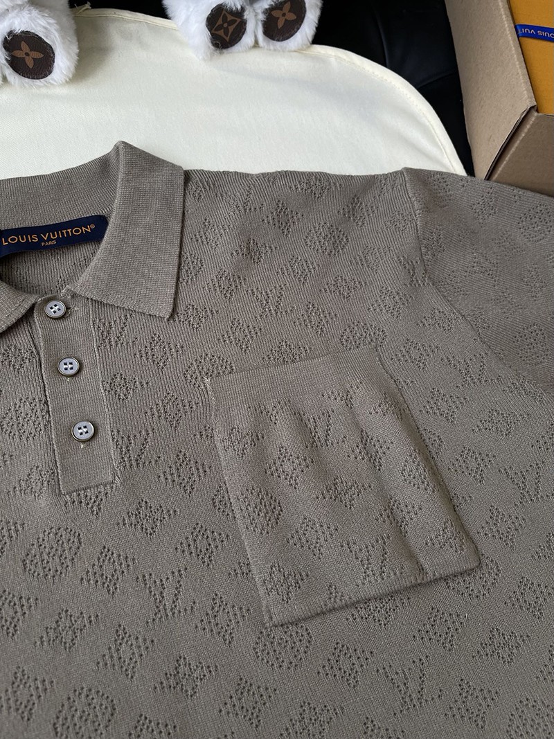 LV T-shirt 047