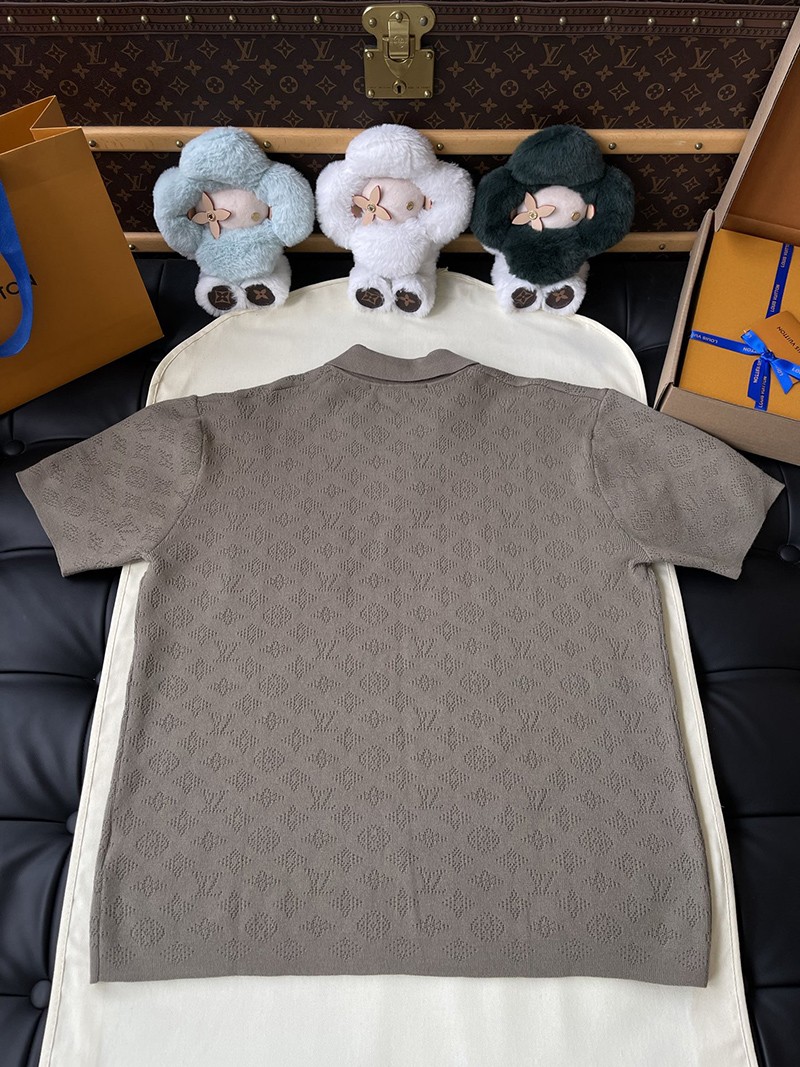 LV T-shirt 047