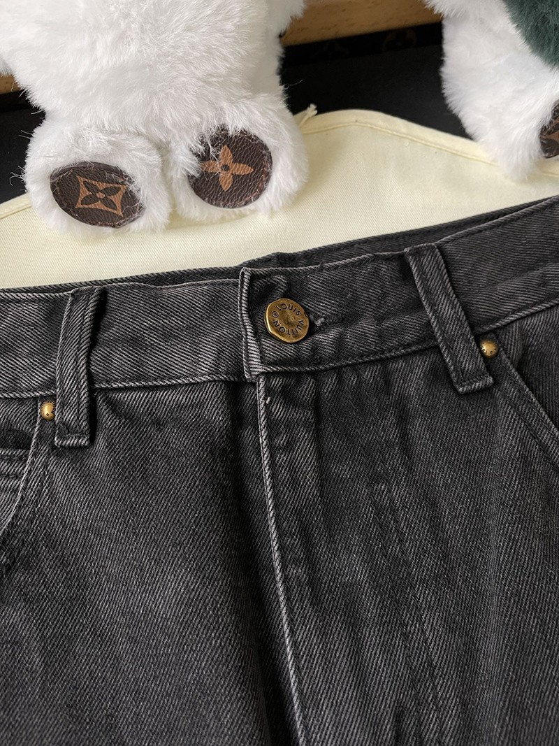LV Trousers 052