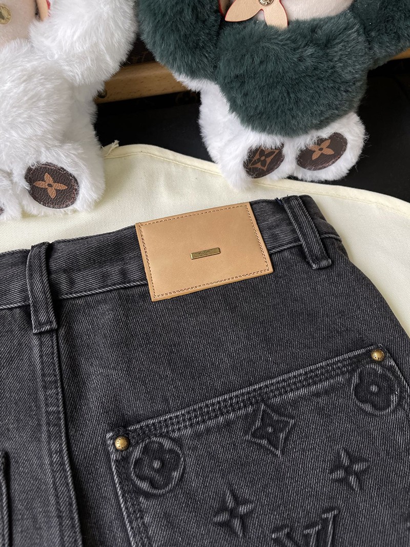 LV Trousers 052
