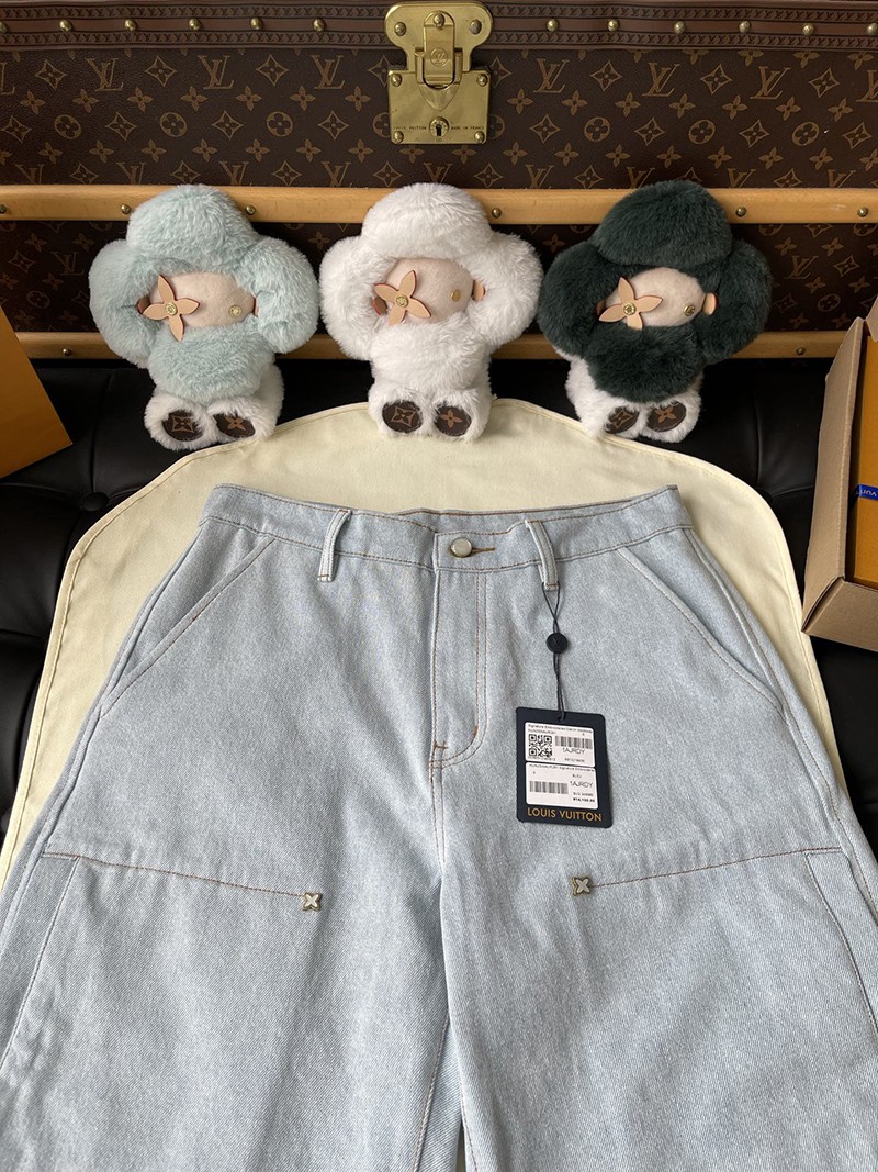LV Shorts 050