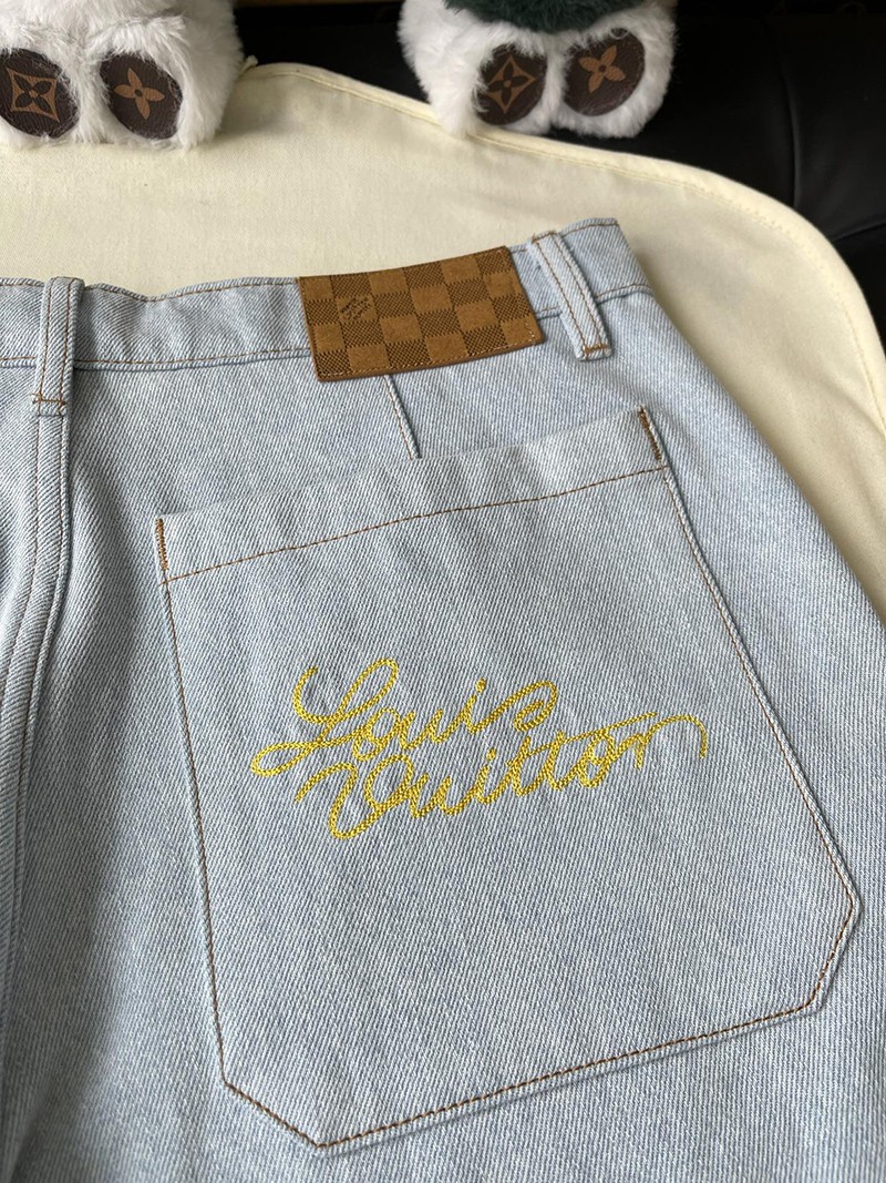 LV Shorts 050