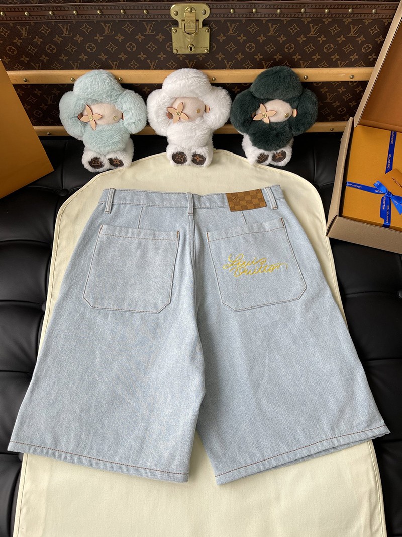 LV Shorts 050