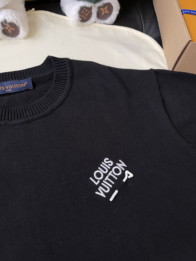 LV T-shirt 049