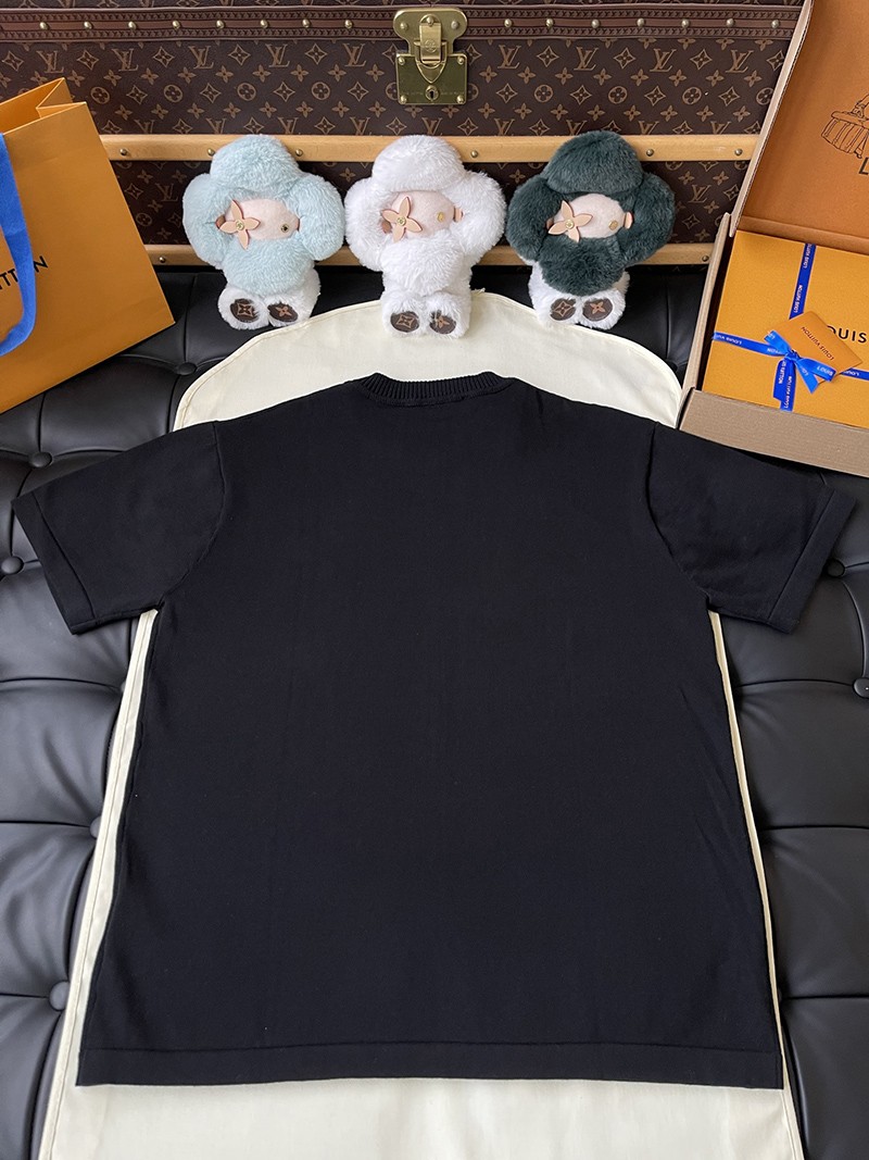 LV T-shirt 048