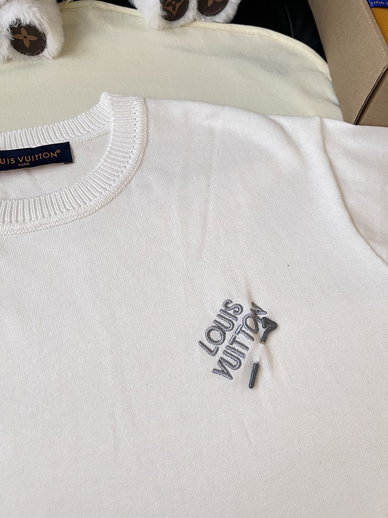 LV T-shirt 049