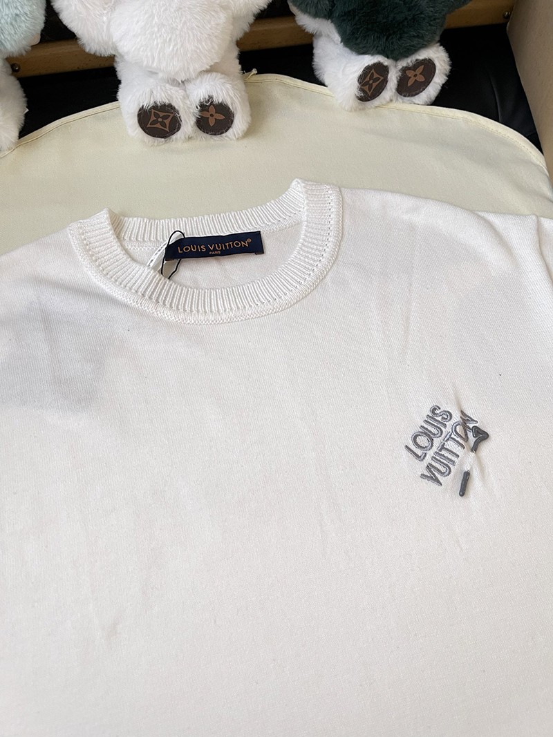 LV T-shirt 049
