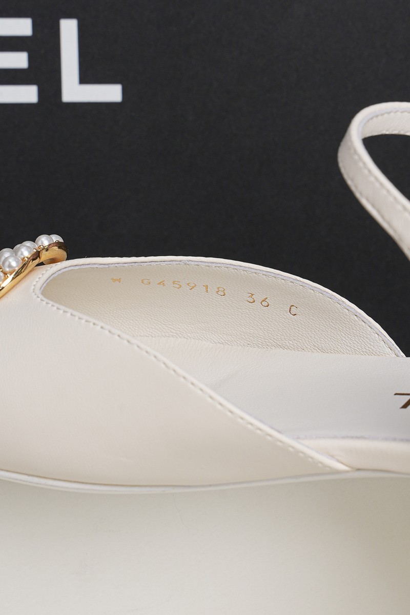 Chanel 25P Wmns Shoe 016
