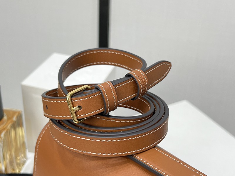 Celine Triomphe Folio L102U3