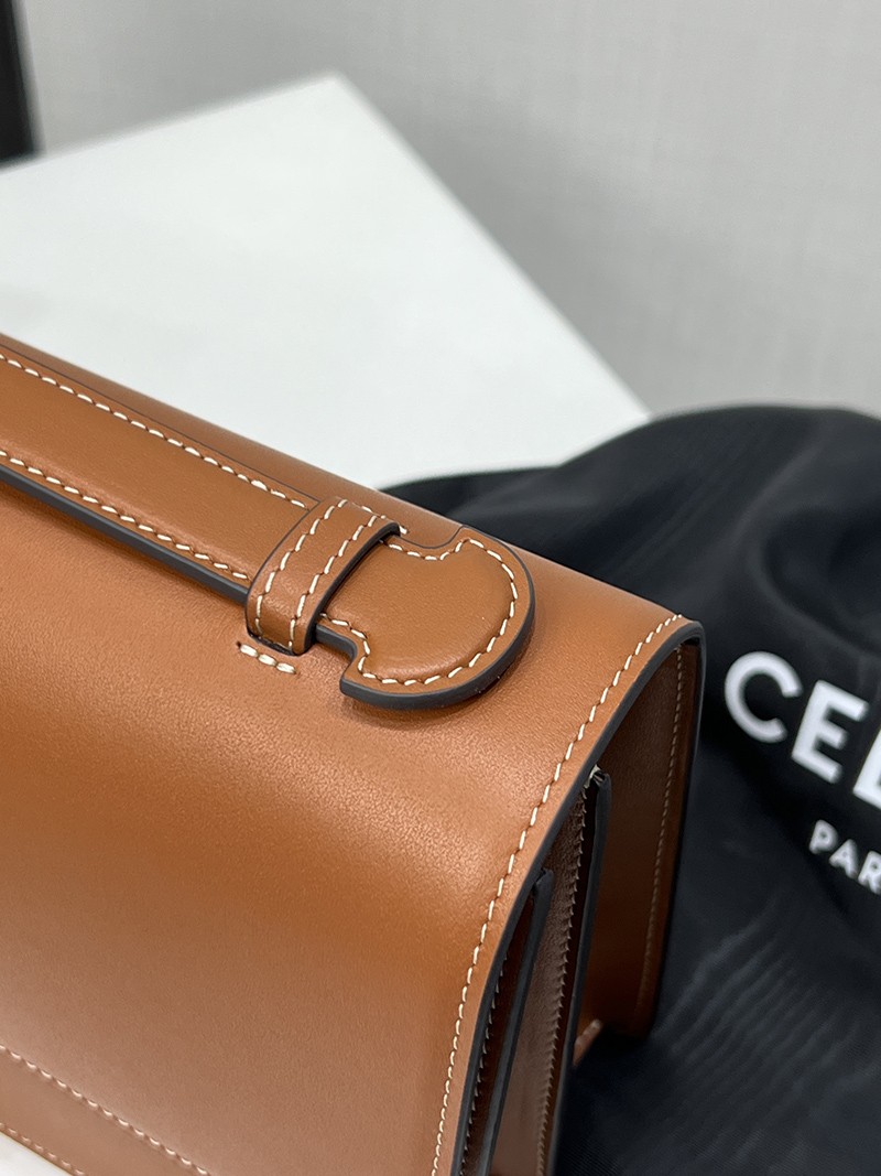 Celine Triomphe Folio L102U3