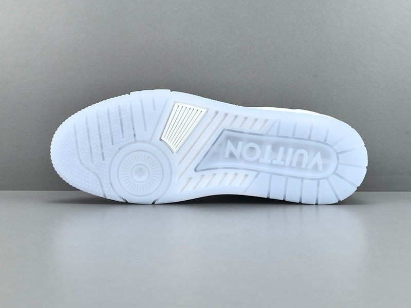 LV Trainer Sneaker 072