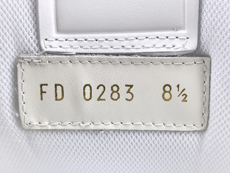 LV Trainer Sneaker 072